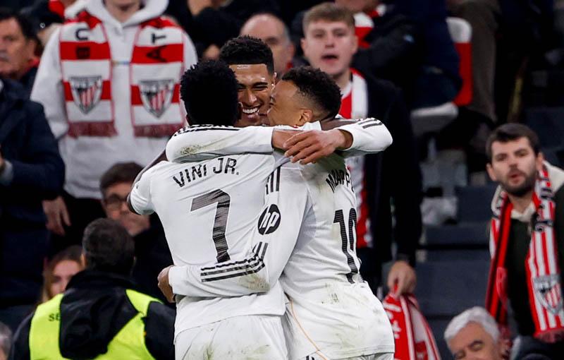 CĐV Los Blancos muốn thầy khoảnh khắc như thế này thường xuyên - Ảnh: RMCF