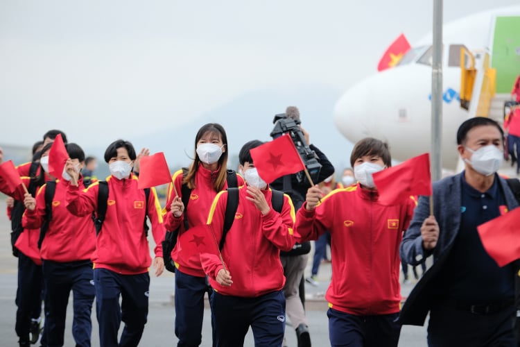 Trực tiếp lễ đón đội tuyển Việt Nam: Vinh danh các cô gái vàng 110223