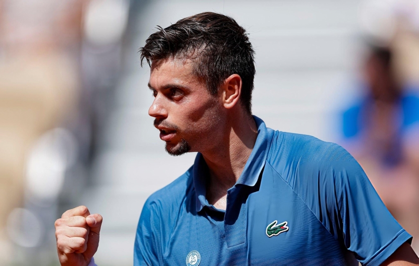 Xuất hiện tay vợt bị 'Tào Tháo đuổi' ở Roland Garros 2026-838329